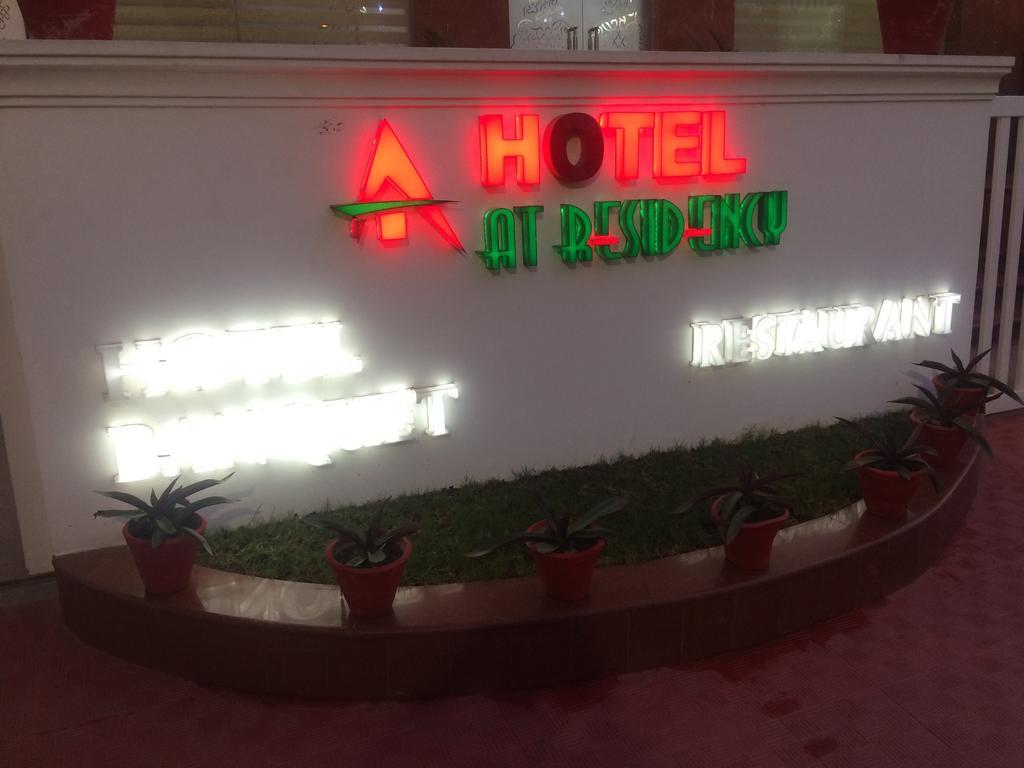 Fabhotel D75 At Residency Ghaziabad Exterior foto